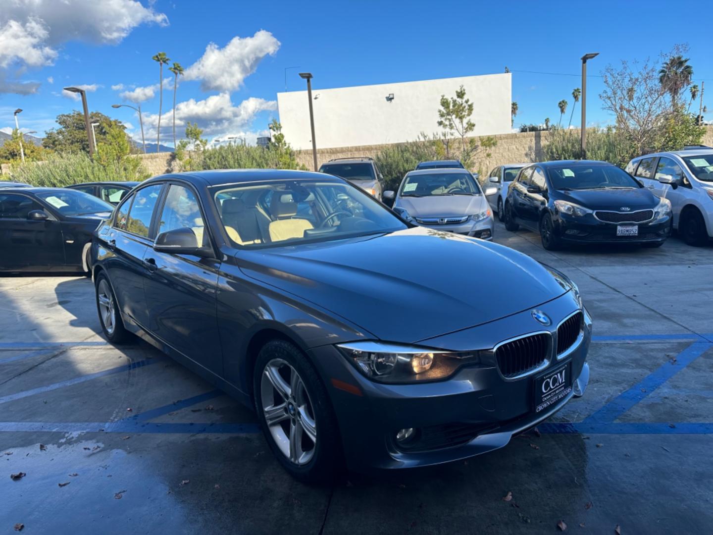 2013 Gray /Black BMW 3-Series (WBA3C1C56DF) with an 4 CYLINDER engine, Automatic transmission, located at 30 S. Berkeley Avenue, Pasadena, CA, 91107, (626) 248-7567, 34.145447, -118.109398 - Elevate Your Drive with the 2013 BMW 328i Sedan - A Gem with low Miles in Pasadena, CA Step into the world of luxury and performance with the 2013 BMW 328i Sedan, now available at our BHPH dealership in Pasadena, CA. With 86,665 miles on the odometer, this vehicle is a testament to BMW's enduring - Photo#6